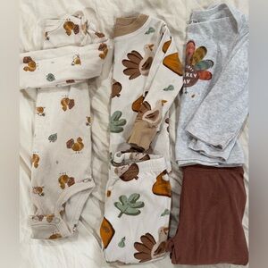 Gently Used Carters Baby Thanksgiving Clothing Bundle, Size 12 months